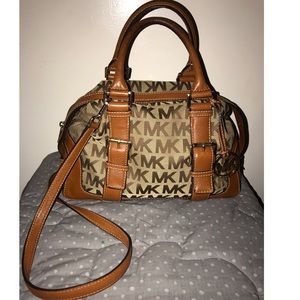 Beautiful MK handbag/ crossbody